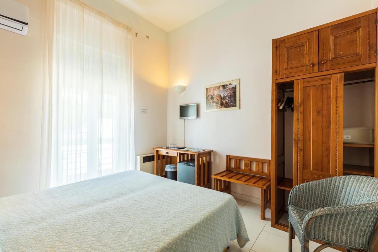 Albergo Miramare Cala Gonone Eksteriør billede