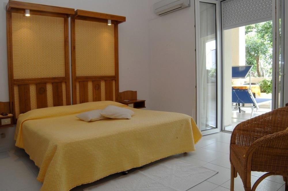 Albergo Miramare Cala Gonone Eksteriør billede