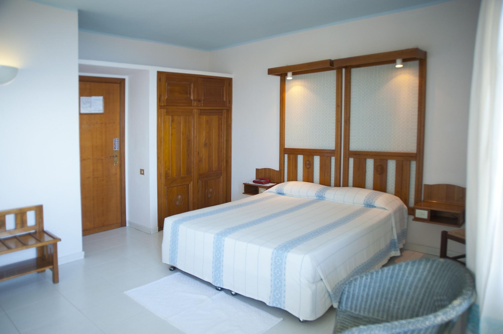 Albergo Miramare Cala Gonone Eksteriør billede